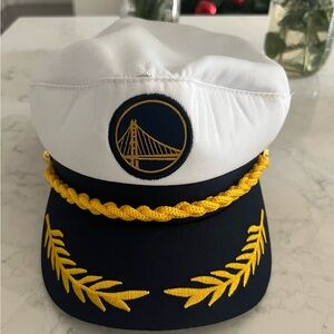 Klay Thompson captain hat